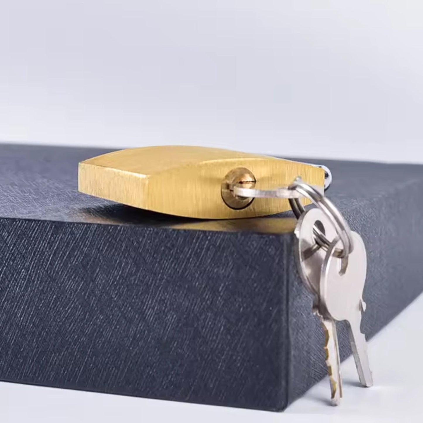 Multipurpose Solid 3 Keys Padlock 38 Mm (1 Pc)